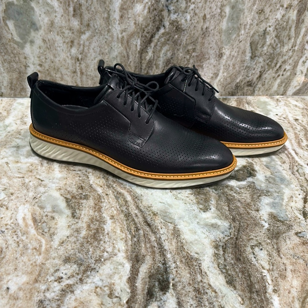 Elegant and comfortable ecco black leather shoes 10.5